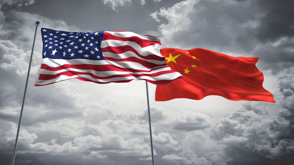 علما الولايات المتحدة والصين. (shutterstock)