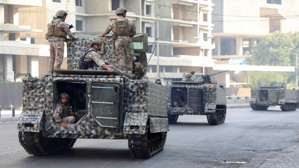 مدرعات للجيش اللبناني في العاصمة اللبنانية بيروت. (رويترز)