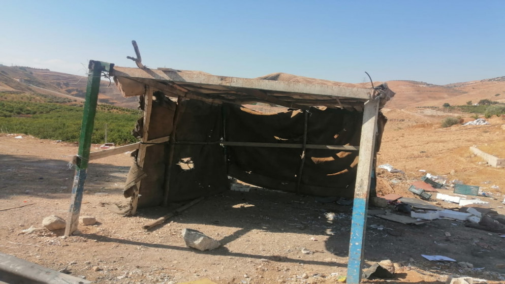 جانب من حملة إزالة الأكشاك والبسطات على أتوستراد عمان جرش اربد. (المملكة)