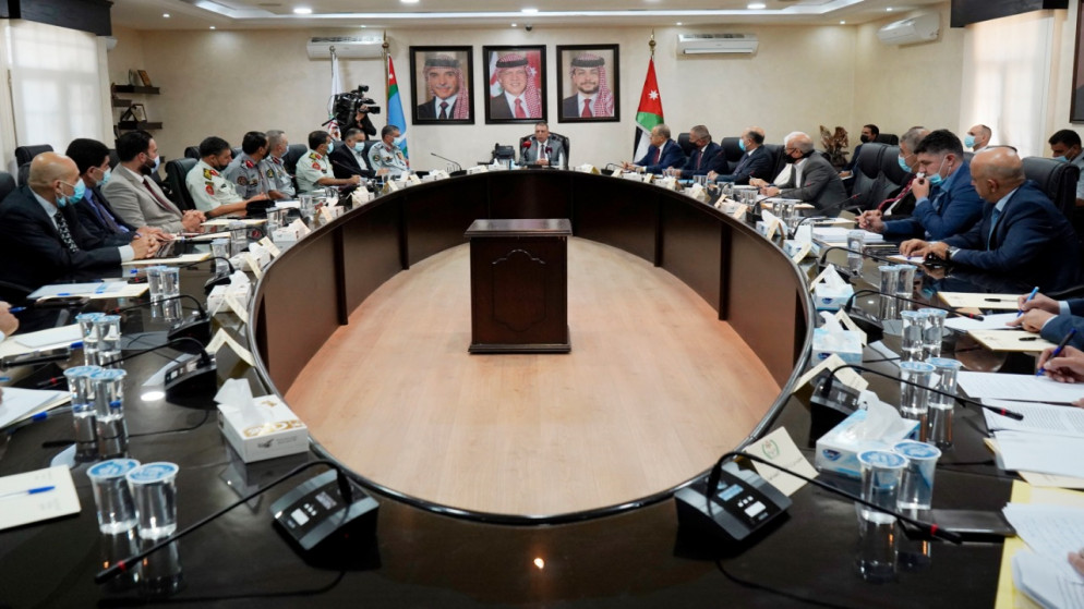 وزير الداخلية مازن الفرايه يترأس اجتماع المجلس الأعلى للدفاع المدني الذي يضم ممثلي عدد من الوزارات والمؤسسات والدوائر ذات الاختصاص. (وزارة الداخلية)