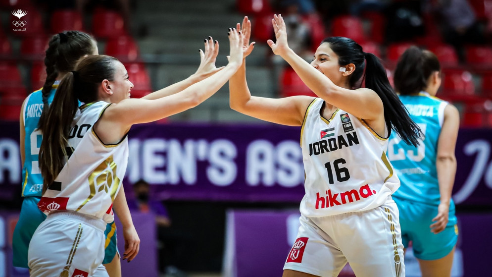 لاعبات من المنتخب الوطني لكرة السلة (اللجنة الأولمبية الأردنية)