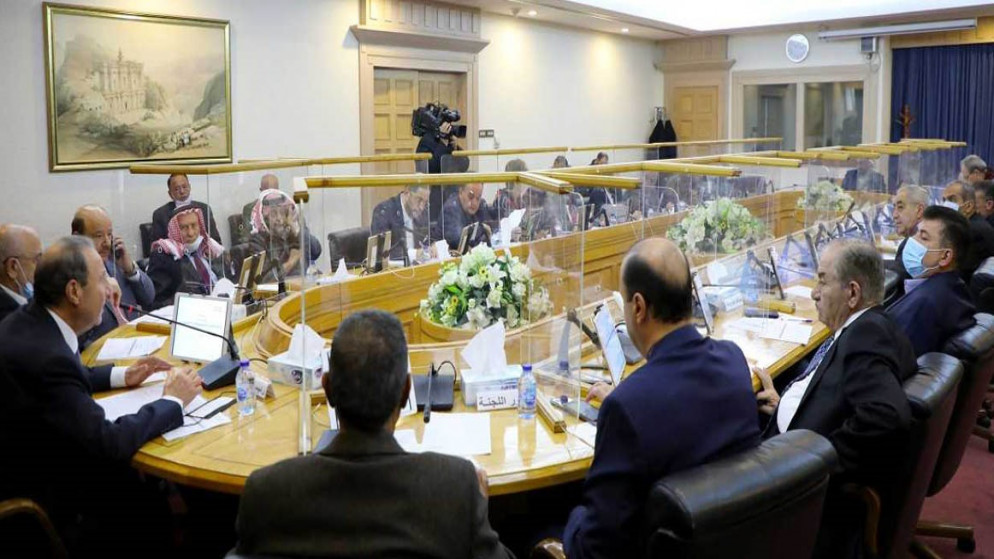 اجتماع اللجنة القانونية في مجلس الأعيان برئاسة العين أحمد طبيشات. (مجلس الأعيان)