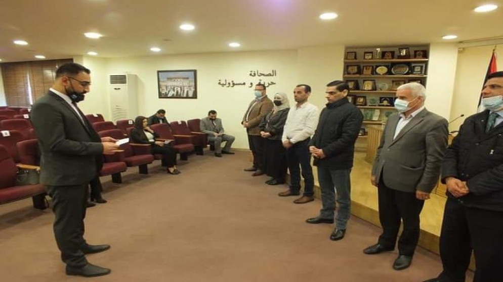 الصحفي إياد الفضولي يؤدي القسم القانوني أمام أعضاء من مجلس نقابة الصحفيين