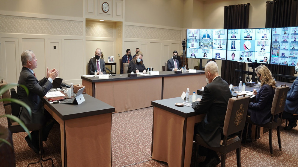 جلالة الملك عبدالله الثاني خلال اجتماعه برؤساء البعثات الدبلوماسية الأردنية. (الديوان الملكي الهاشمي)