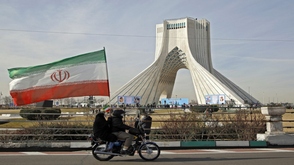 إيرانيون يشاركون في احتفال بمناسبة الذكرى 42 للثورة الإسلامية عام 1979 ، في ميدان آزادي (الحرية) في طهران. 10 شباط/ فبراير 2021. (أ ف ب)