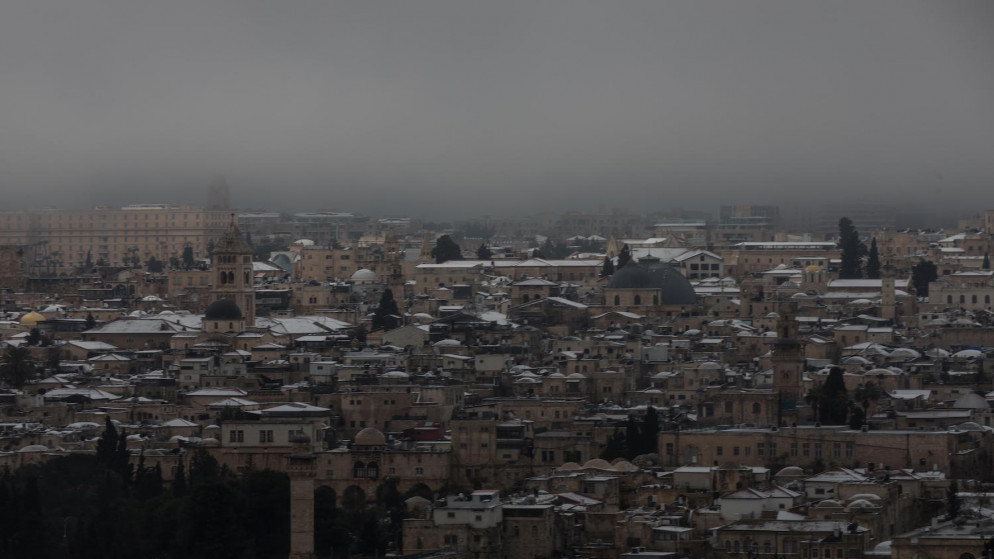 المدينة المقدسة تكتسي بالثلج في القدس المحتلة. 18/02/2021. (عفيف عميرة/ وفا)
