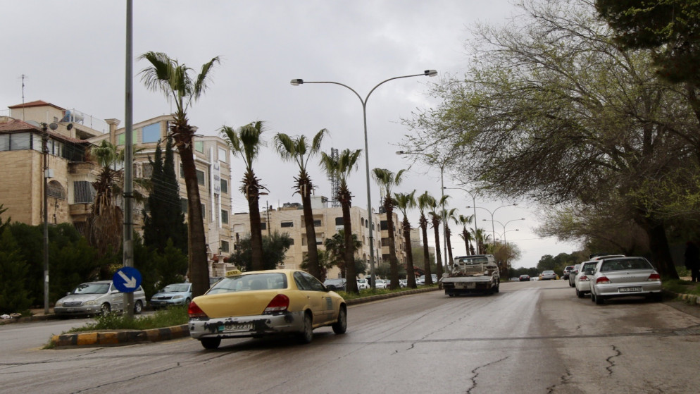 شارع في عمّان وسط ظهور لغيوم منخفضة. (صلاح ملكاوي/ المملكة)