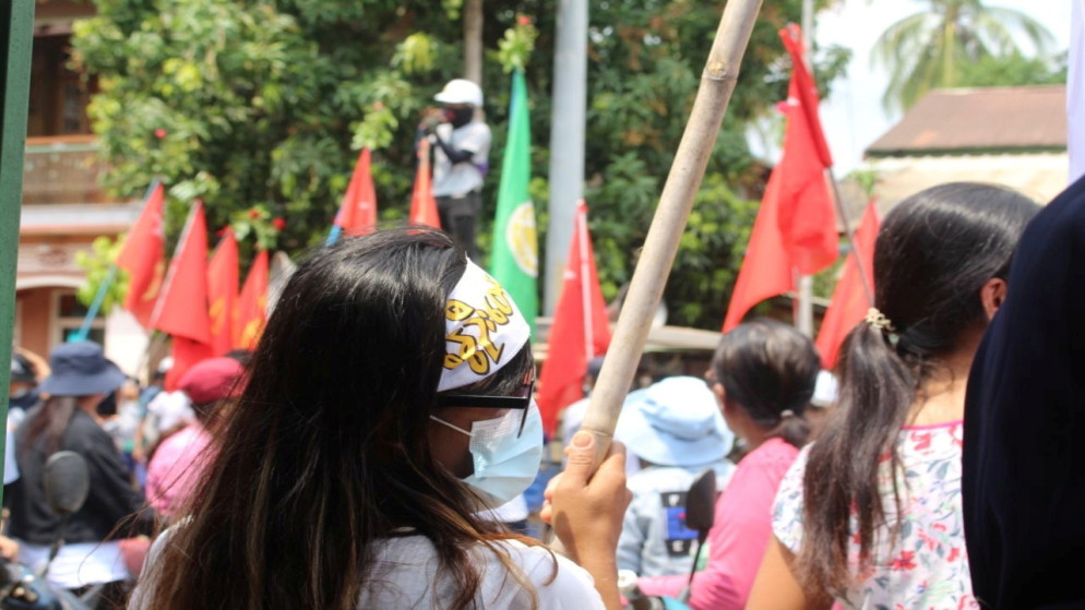 متظاهرون خلال  احتجاجات في لونجلون ، مقاطعة داوي ، ميانمار . 26 مارس/آذار 2021. (رويترز)