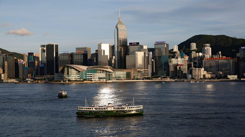 ميناء فيكتوريا أمام أفق مبان في هونغ كونغ ، الصين ، 29 حزيران/ يونيو 2020. (رويترز)