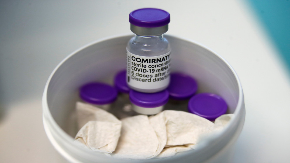 جرعات من لقاح "فايزر/بيونتيك" الواقي من فيروس كورونا المستجد. (رويترز)