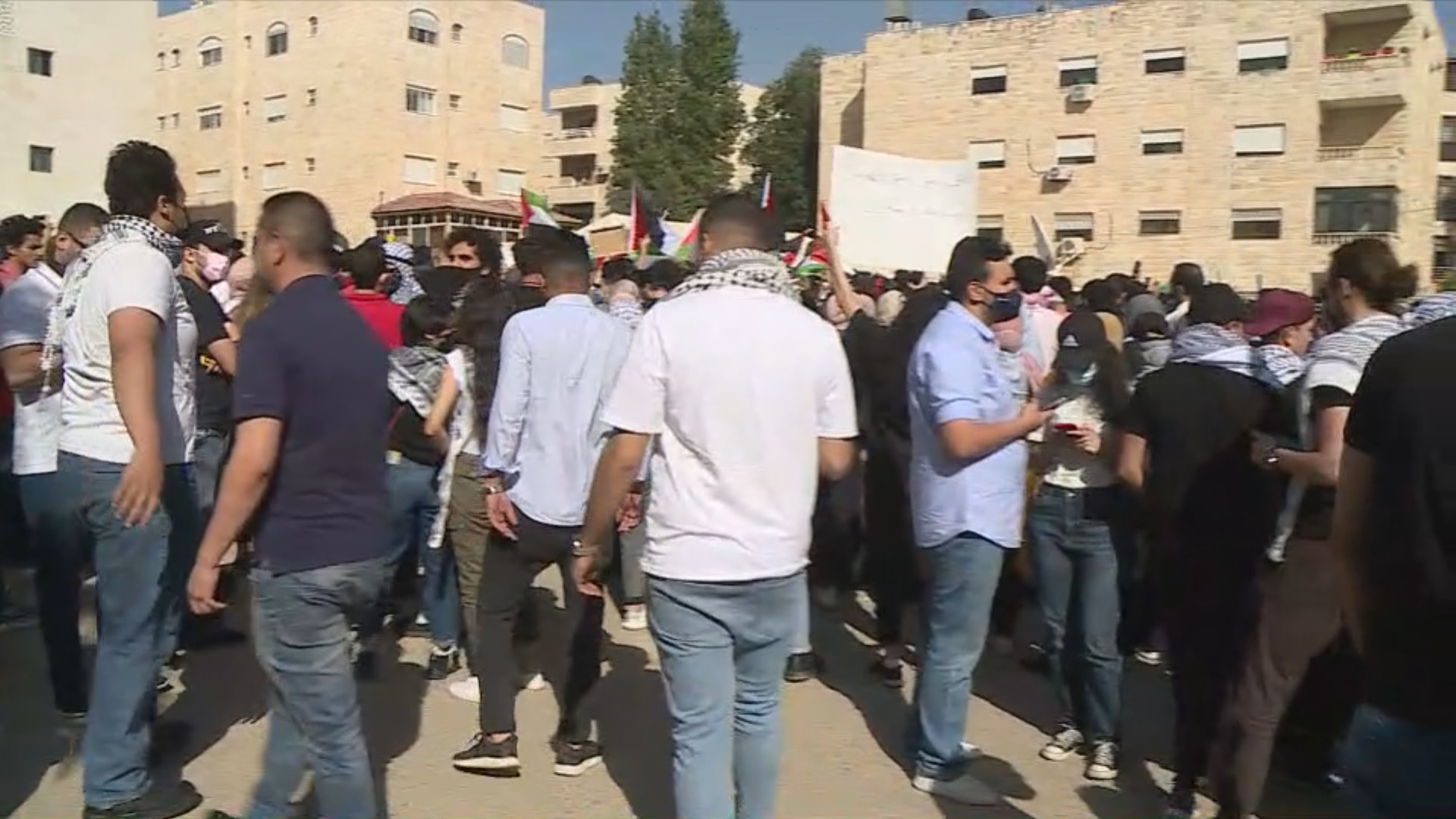وقفة احتجاجية قرب السفارة الإسرائيلية ضد اعتداءات إسرائيل في القدس المحتلة. (المملكة)