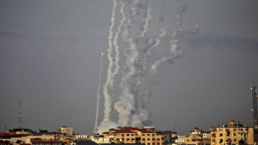 إطلاق صواريخ من قطاع غزة وسط توتر في القدس المحتلة. 10/05/2021. (صهيب سالم/ رويترز)