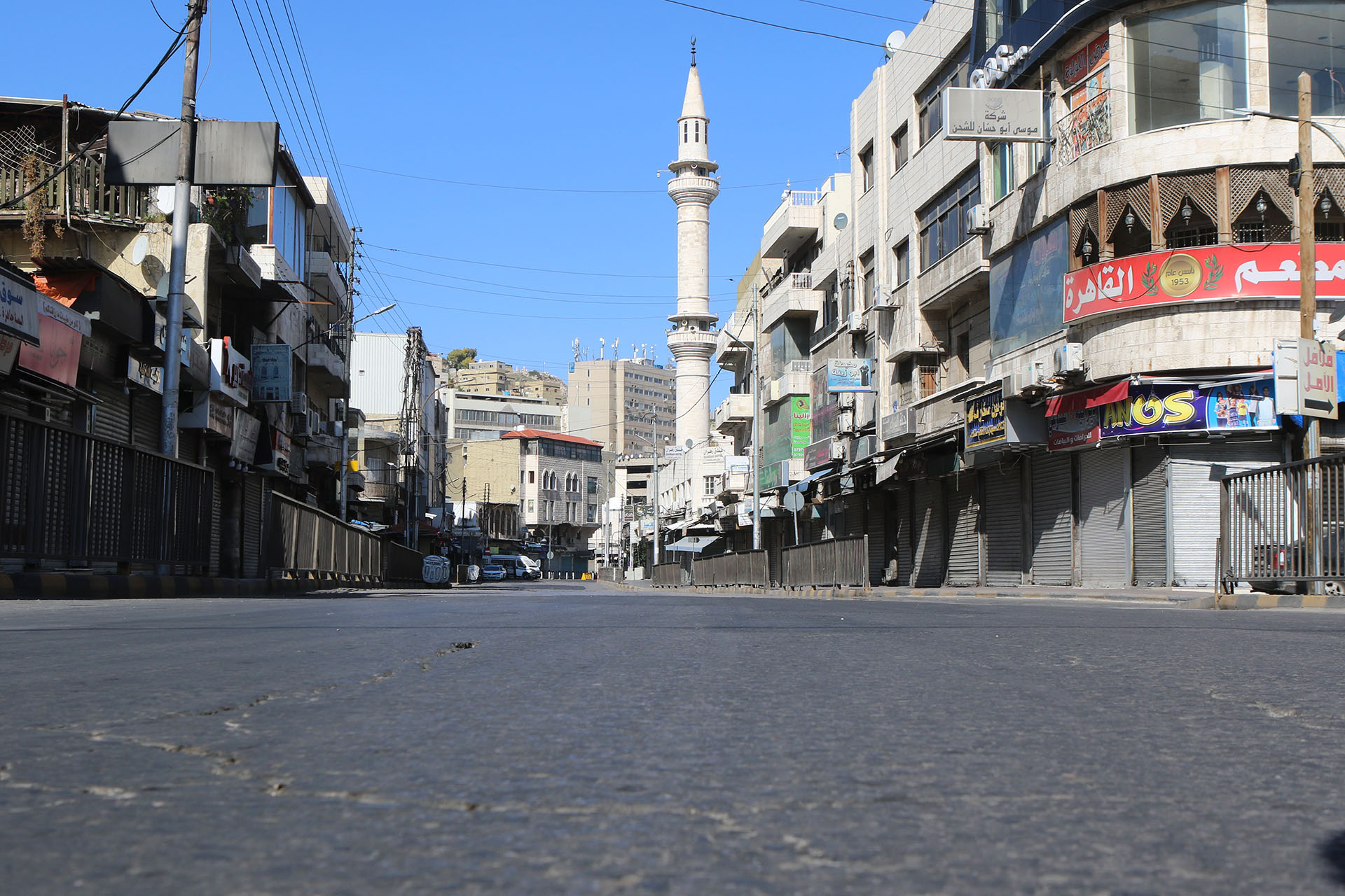 شارع رئيسي في مدينة عمّان خلال حظر تجول شامل. (صلاح ملكاوي / المملكة)