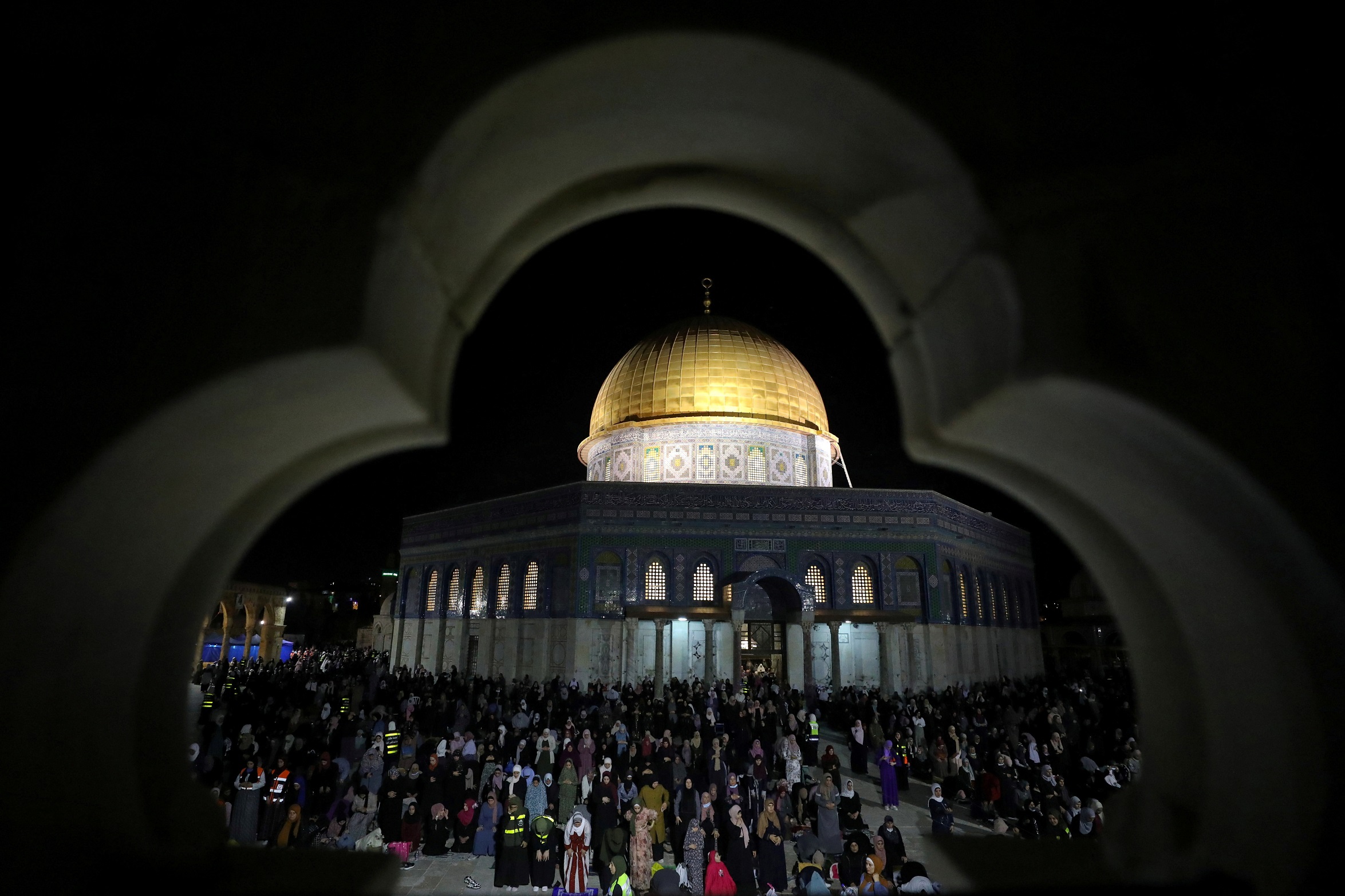 مسجد قبة الصخرة في باحة المسجد الأقصى في القدس المحتلة، 8 أيار/مايو 2021. (عمار عوض/ رويترز)