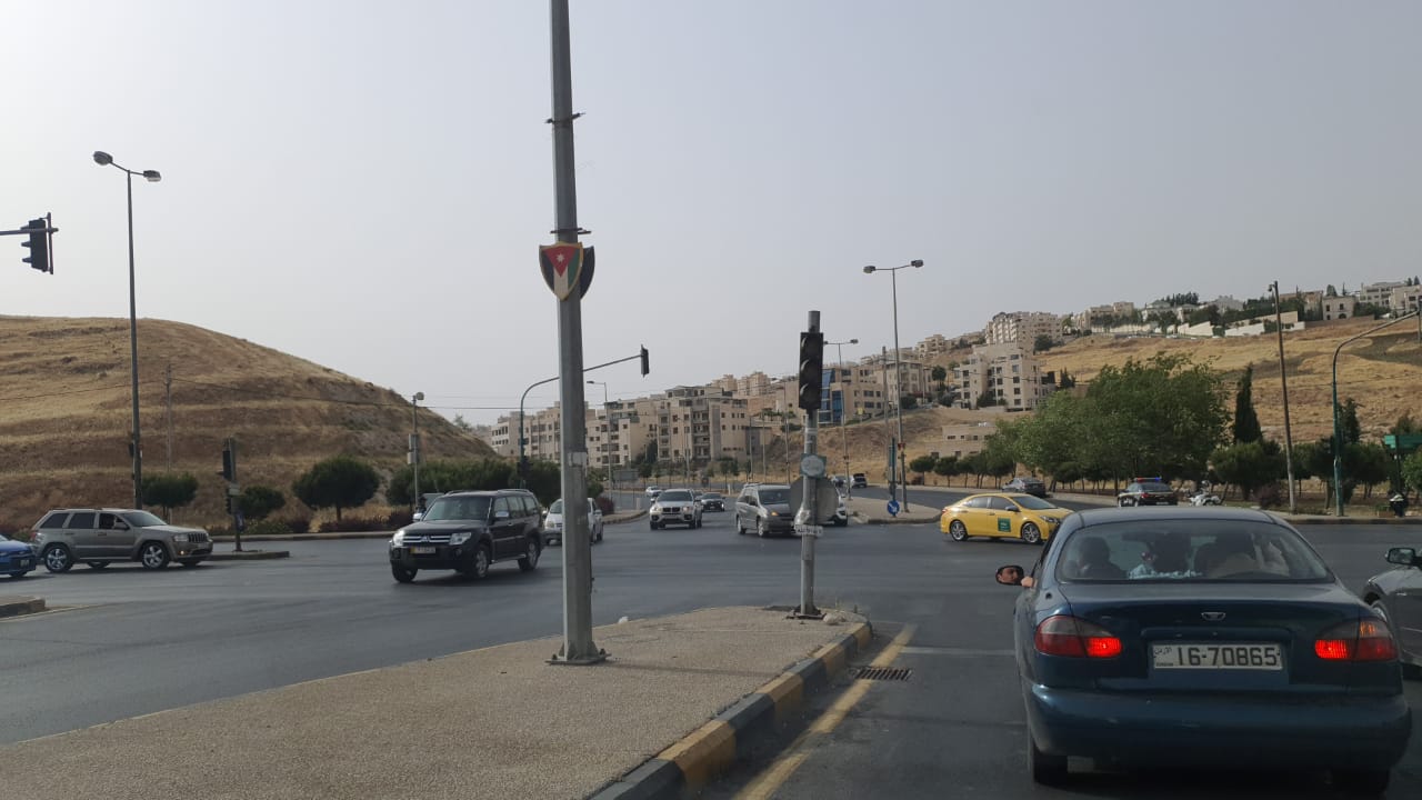 إشارة مرورية معطلة في العاصمة عمّان. (المملكة)