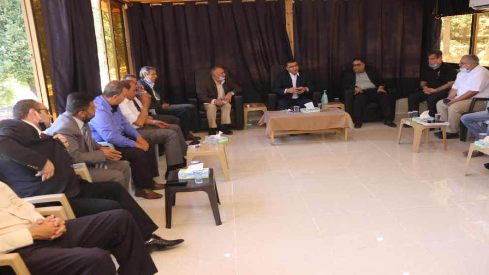 وزير الزراعة خالد الحنيفات خلال إطلاقه الخطة التنفيذية للتحريج الوطني لمحافظات الوسط والشمال في جرش. (وزارة الزراعة)