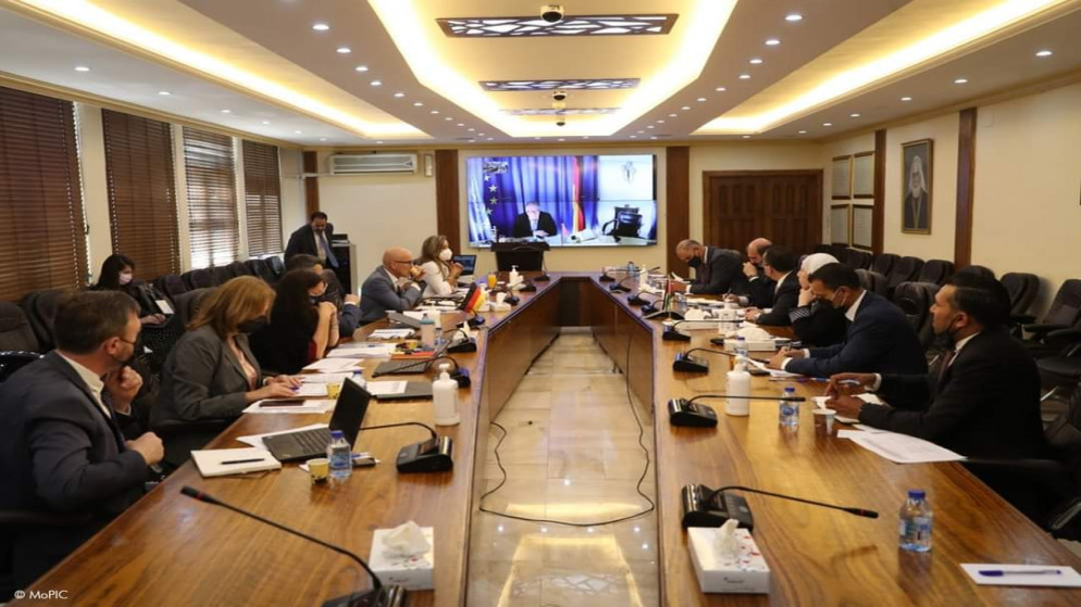 اجتماع افتراضي حول المشاورات الحكومية السنوية بين الأردن وألمانيا من مقر وزارة التخطيط. (وزارة التخطيط والتعاون الدولي)