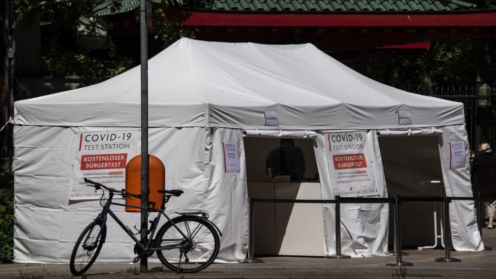 خيمة فحص مجانية لفيروس كورونا في برلين .31 مايو 2021.(أ ف ب)