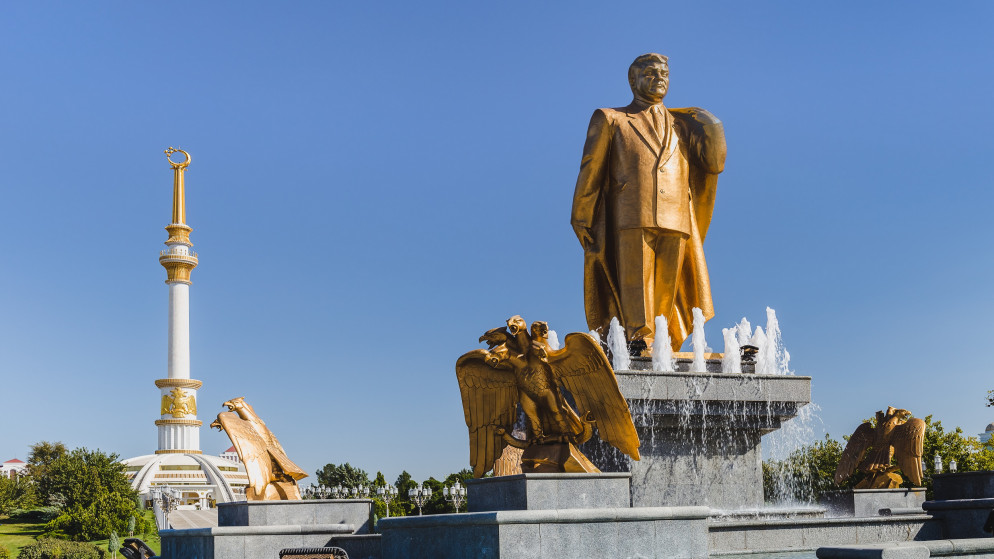 حديقة الاستقلال الوطني في عاصمة تركمانستان عشق أباد، 11 تشرين الأول/أكتوبر 2019. (shutterstock)