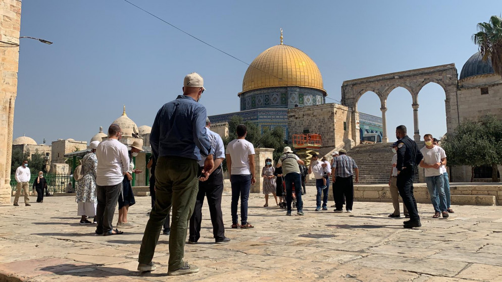 مستوطنون يقتحمون باحات المسجد الأقصى في القدس المحتلة. (وفا)