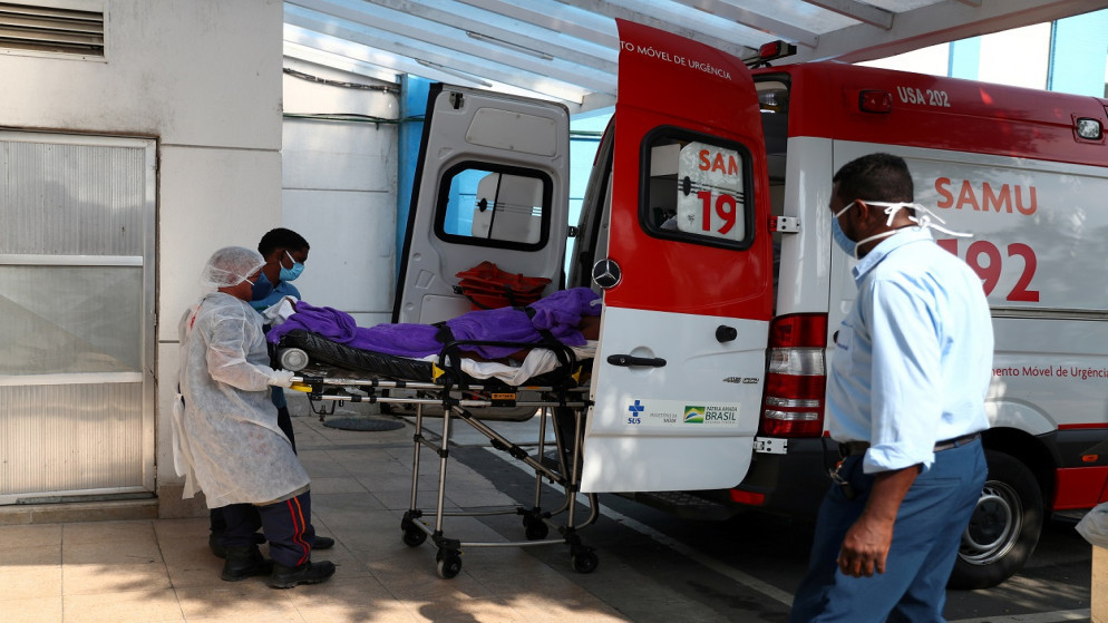 مريض مصاب بفيروس كورونا، في مستشفى ساو جوزيه وسط تفشي الفيروس، في البرازيل، 20 أيار/مايو2021. (رويترز)