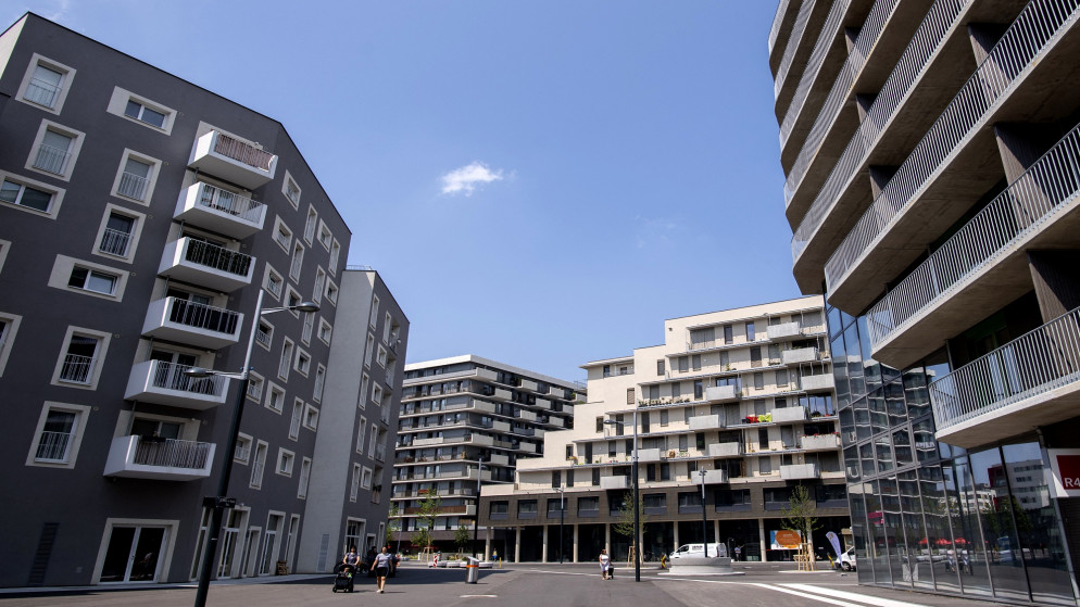 منظر عام للمباني السكنية في حي زيشتاد في فيينا النمساوية. 08/06/2021. (جو كلامار / أ ف ب)