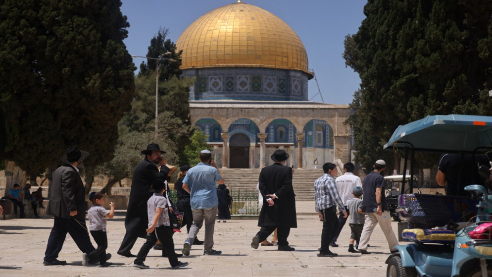 مستوطنون متطرفون اقتحموا المسجد الأقصى في القدس المحتلة. (أ ف ب)