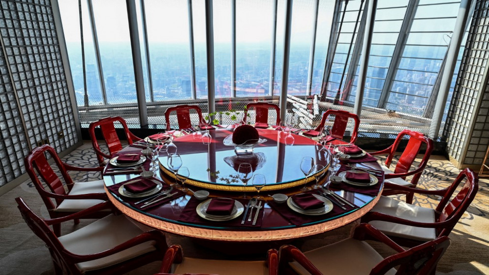 ركن في أعلى فندق في العالم في شنغهاي في الصين، 23 حزيران/يونيو 2021. (أ ف ب)