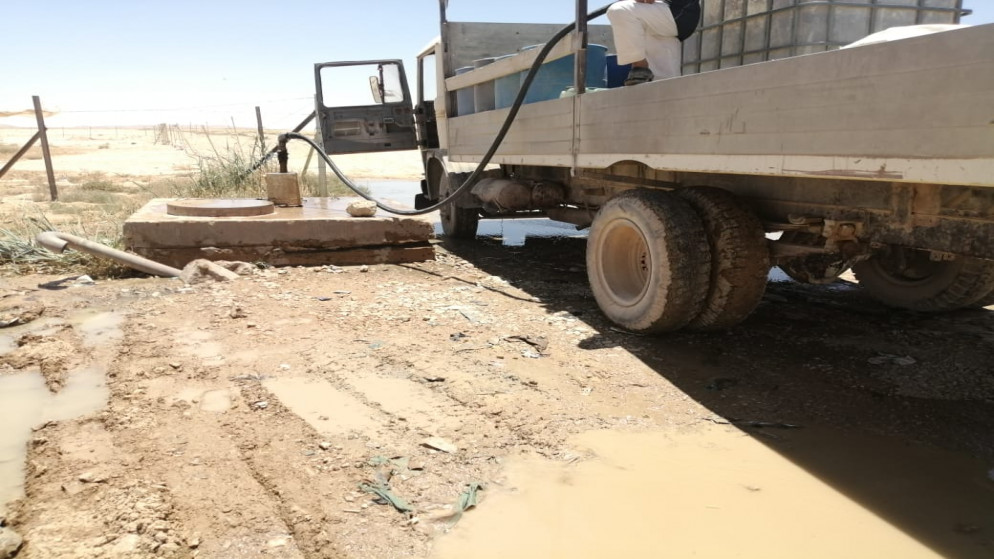جانب من اعتداءات على خط مياه في الكرك. (وزارة المياه والري)