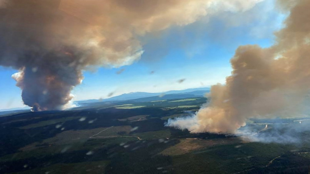 حرائق الغابات الطويلة في بحيرة لوخ (K51040) وحرائق الغابات في بحيرة ديريكسون (K51041)، كولومبيا البريطانية، 30 حزيران/يونيو 2021. (أ ف ب)