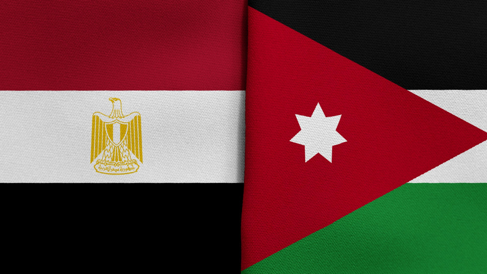 العلمان الأردني والمصري.(shutterstock)