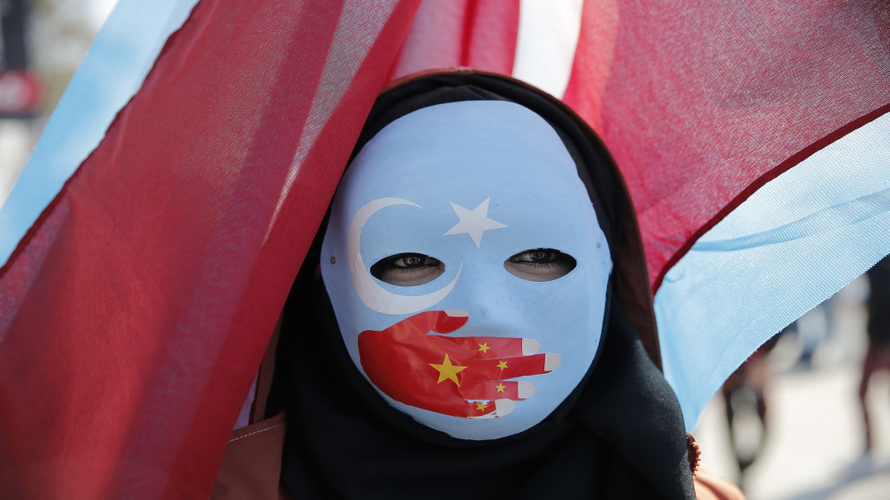 صورة أرشيفية لاحتجاجات أقليّة الإيغور المسلمة في تركيا قرب القنصلية الصينية في اسطنبول. (shutterstock)