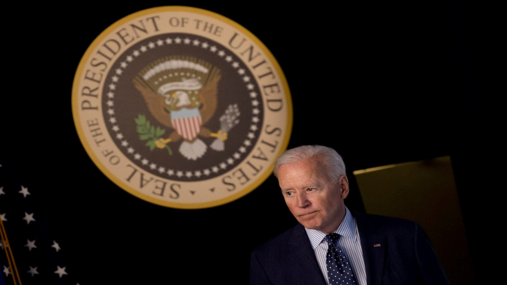 الرئيس الأمريكي بايدن يسلم تحديثا بشأن استجابة الإدارة لفيروس كورونا من البيت الأبيض في واشنطن.(رويترز)