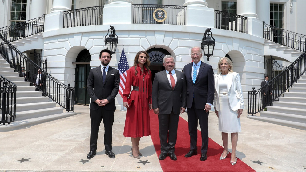 الرئيس الأميركي جو بايدن في استقبال جلالة الملك عبدالله الثاني لدى وصوله إلى البيت الأبيض