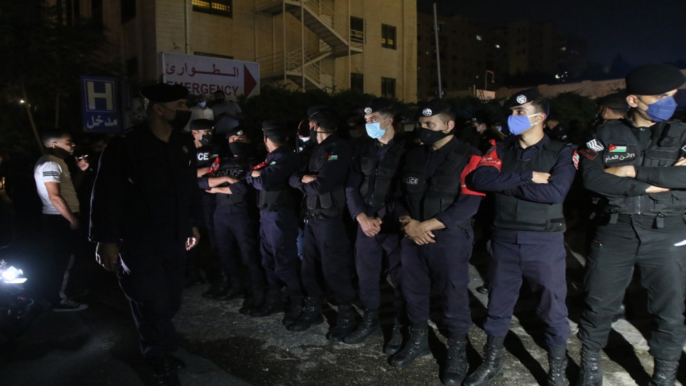 محيط مستشفى الجاردنز بعد حادثة انقطاع التيار الكهربائي عنه. (صلاح ملكاوي/ المملكة)