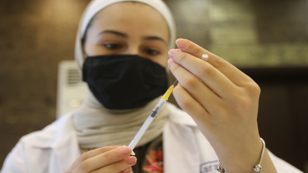وزارة الصحة قالت إن إعطاء اللقاح الواقي من فيروس كورونا المستجد لن يكون إجباريا. (صلاح ملكاوي/ المملكة)
