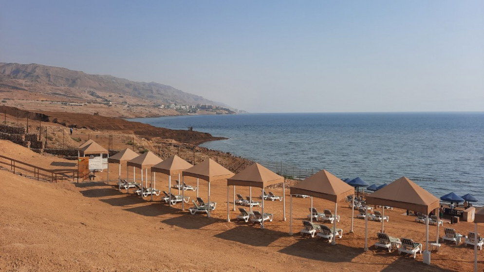 منظر عام لشاطئ البحر الميت. (المملكة)