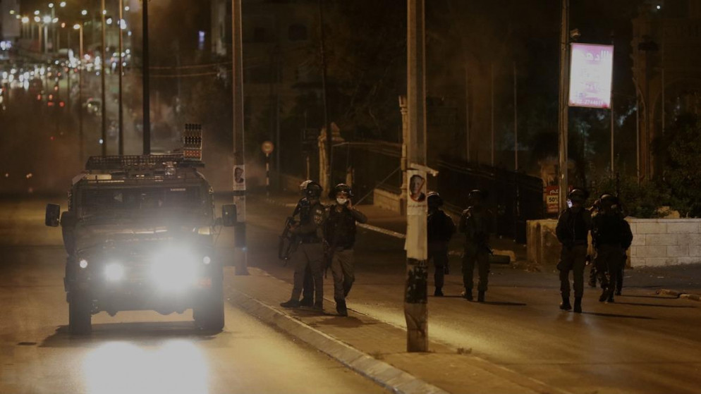 قوات الاحتلال تقمع مسيرة سلمية إسنادا للأسرى، على المدخل الشمالي لمدينة بيت لحم. 08/09/2021. (أحمد مزهر/وفا)
