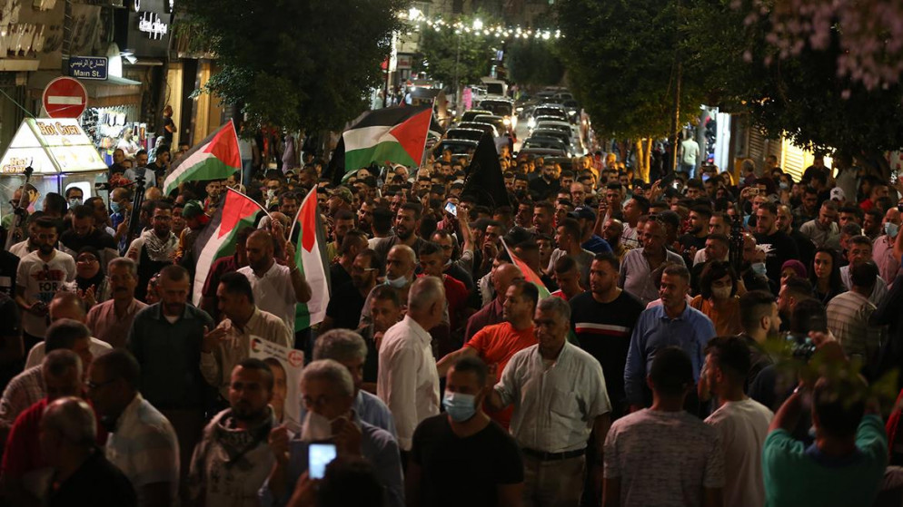 مسيرة وسط مدينة رام الله تنديدًا بالعدوان على الأسرى في سجون الاحتلال الإسرائيلي