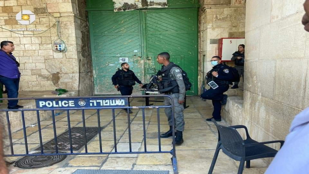 شرطة الاحتلال الإسرائيلي أمام باب المجلس. 10 أيلول/سبتمبر 2021. (أوقاف القدس)