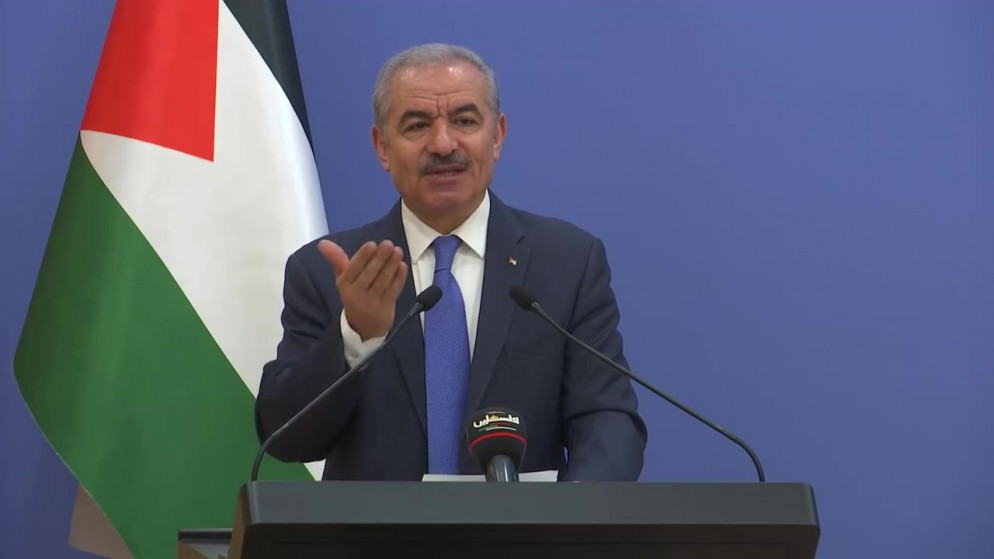 رئيس الوزراء الفلسطيني محمد اشتية خلال مؤتمر صحفي. (وفا)