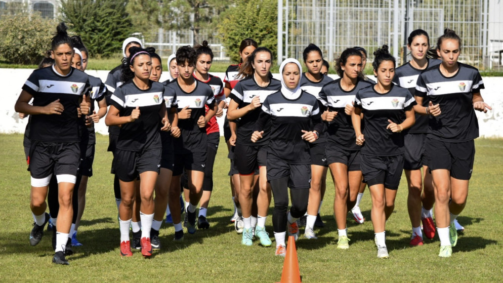 منتخب السيدات لكرة القدم يباشر تدريباته في طشقند. (اتحاد كرة القدم)