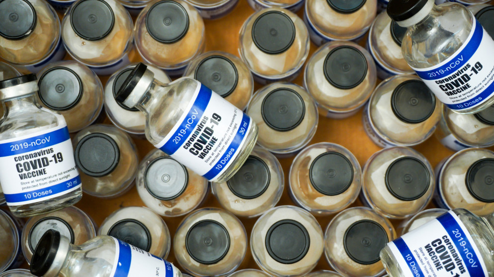 صورة توضيحية لجرعات لقاح مضاد لفيروس كورونا. (shutterstock)