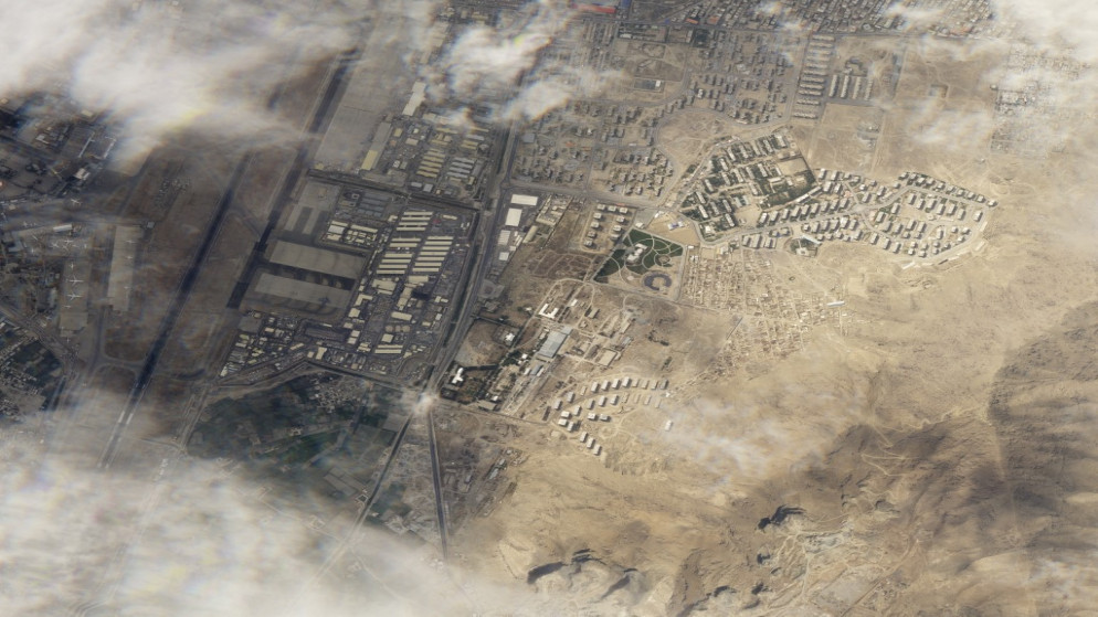صورة من الأقمار الصناعية لمطار كابل الدولي، 30 آب/أغسطس 2021. (أ ف ب)