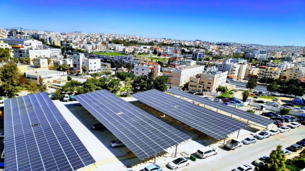 مشروع لتوليد الكهرباء من الطاقة الشمسية ينفذه بنك الإعمار الألماني في عمّان. (بنك الإعمار الألماني)