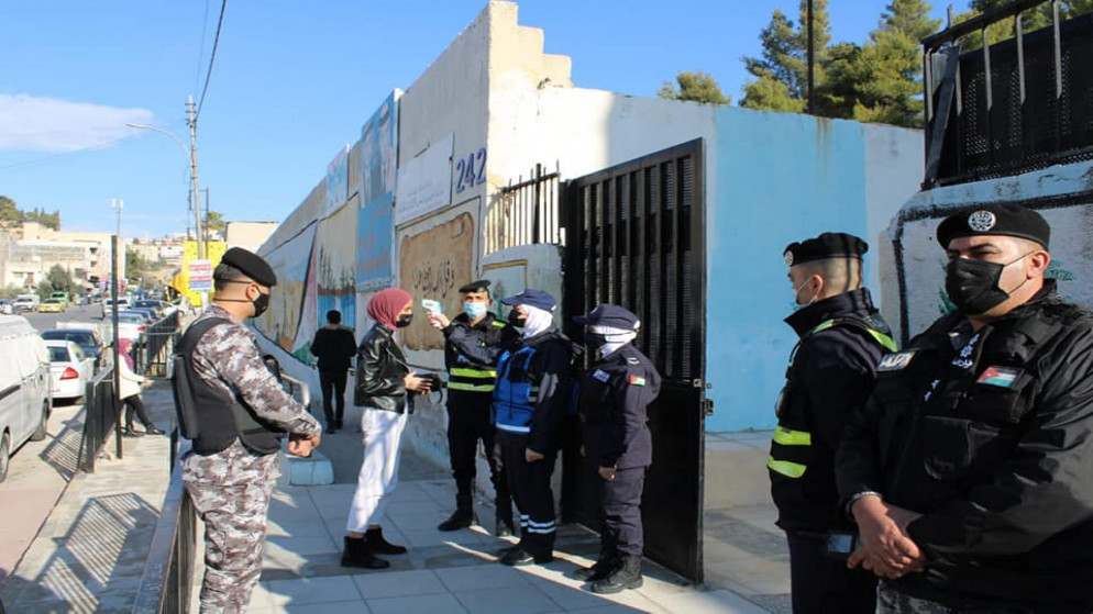 مديرية الأمن العام خلال تنفيذ الخطة الأمنية الشاملة الخاصة بامتحان الدورة التكميلية للثانوية العامة. (مديرية الأمن العام)