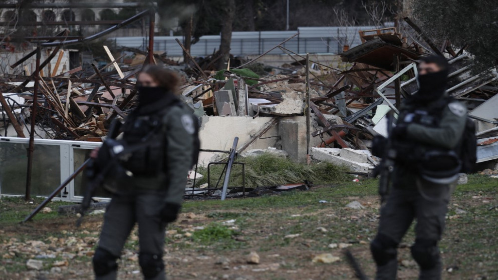 أنقاض منزل فلسطيني هدمته قوات الاحتلال الإسرائيلية في حي الشيخ جراح في القدس المحتلة. 19/01/2022. (أ ف ب)