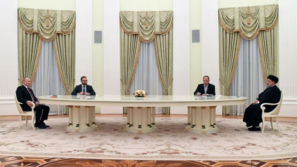 الرئيس الروسي فلاديمير بوتين خلال لقاء مع الرئيس الإيراني إبراهيم رئيسي في موسكو. 19 كانون الثاني/يناير 2022. (أ ف ب)
