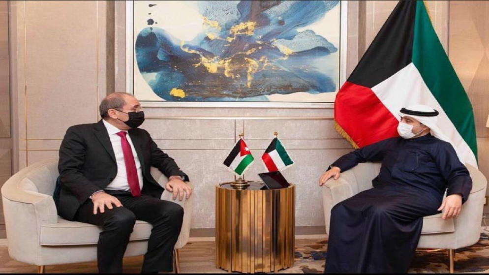 نائب رئيس الوزراء ووزير الخارجية وشؤون المغتربين أيمن الصفدي يلتقي مع وزير خارجية الكويت الشيخ أحمد ناصر الصباح. (وزارة الخارجية)