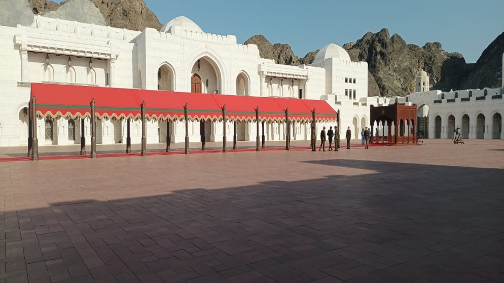 التحضيرات لاستقبال جلالة الملك في قصر العلم - سلطنة عُمان.(المملكة)